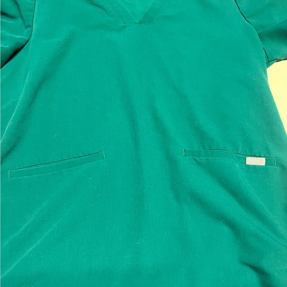 Figs Two Pocket Scrub Top